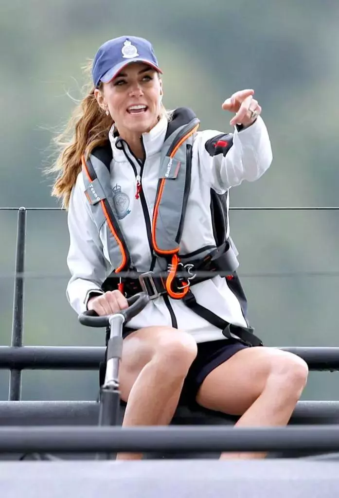 Kate-Middleton-pantaloni-scurti-697x1024-697x1024-1