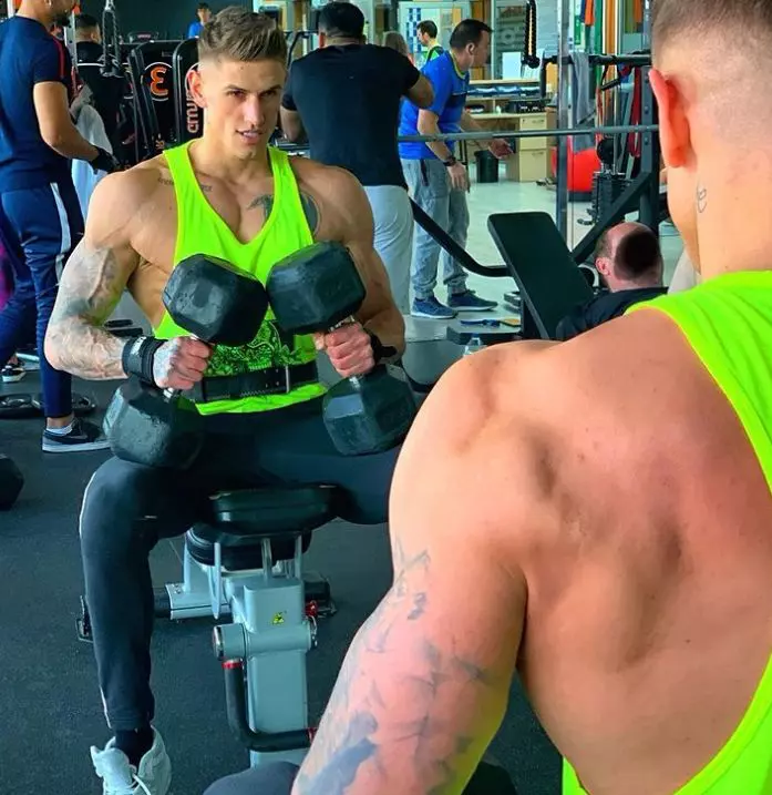 alex-delea-survivor-9