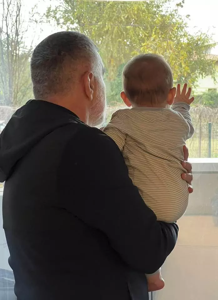 Leonard Doroftei si primul lui nepot