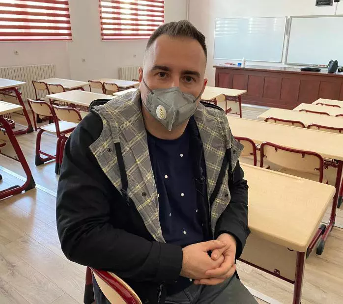 Rareș Năstase prezintă o nouă campanie la Știrile Pro TV și „România, te iubesc!”: Pierduți în teleșcoală