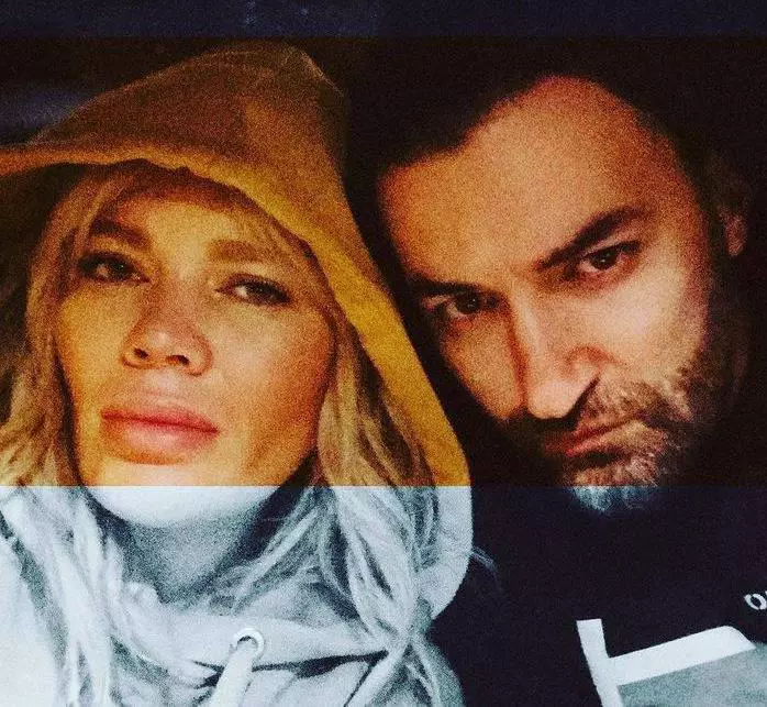 Gina-Pistol-Smiley-fetiță-2-1