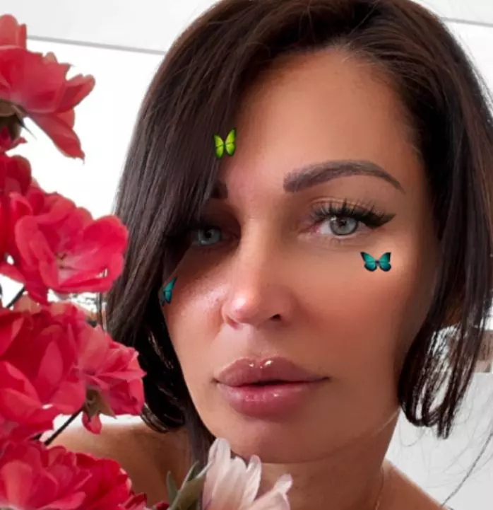 nicoleta luciu 6
