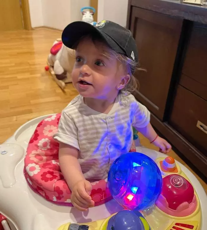 turta-fiicei-lui-augustin-viziru-petrecere-cu-lautari-si-vedete-din-showbiz-ce-a-ales-de-pe-tava-maria_21