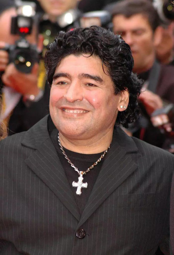 De-ce-a-murit-Diego-Maradona-1