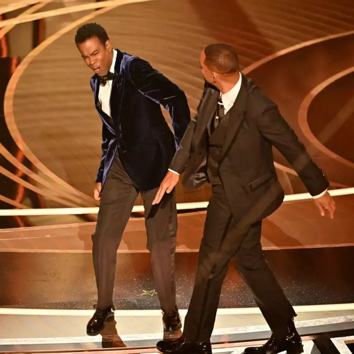 Chris Rock, pregătit să meargă mai departe după palma primită de la Will Smith 3