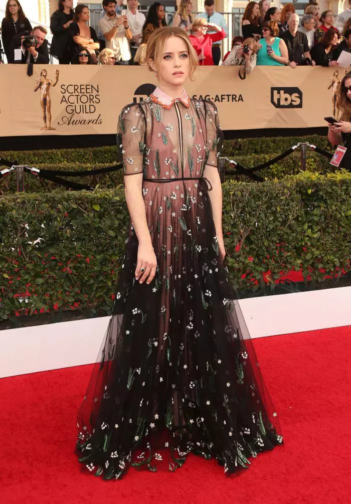 Claire Foy – Rochie Valentino, bijuterii Tiffany & Co