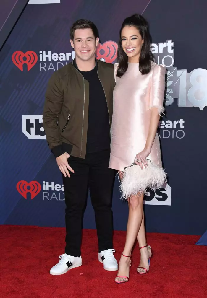 Adam Devine și Chloe Bridges