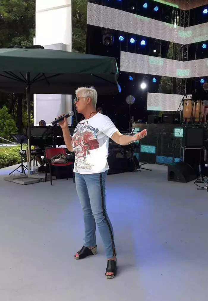 Monica Anghel a slabit