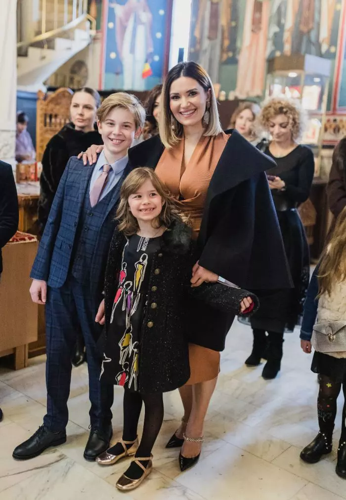 Ela Craciun, la botezul fiului ei