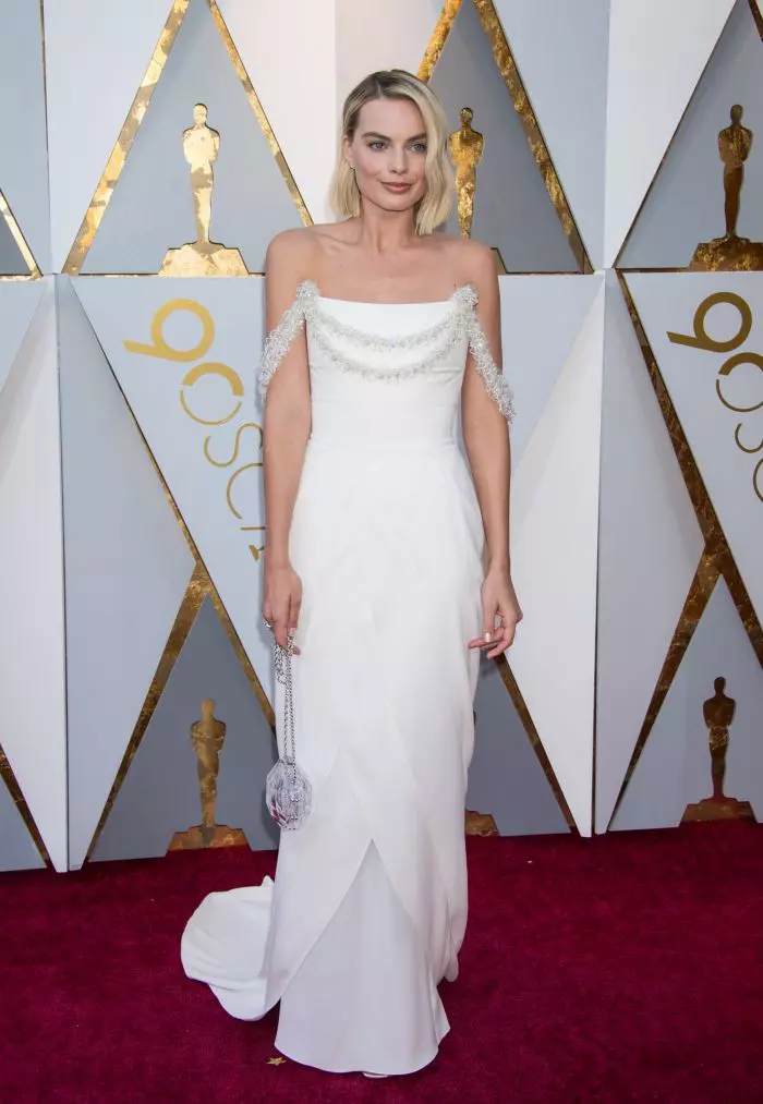 Margot Robbie poartă Chanel Haute Couture