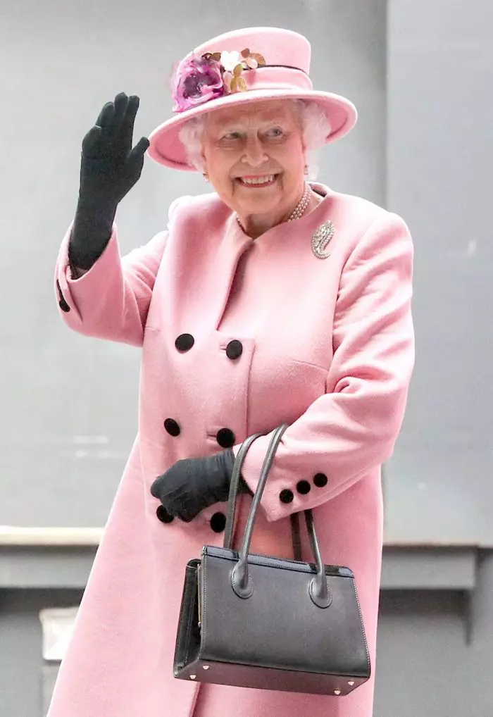 Elisabeta a II-a îi va plăti nunta nepotului său Harry cu Meghan Markle.