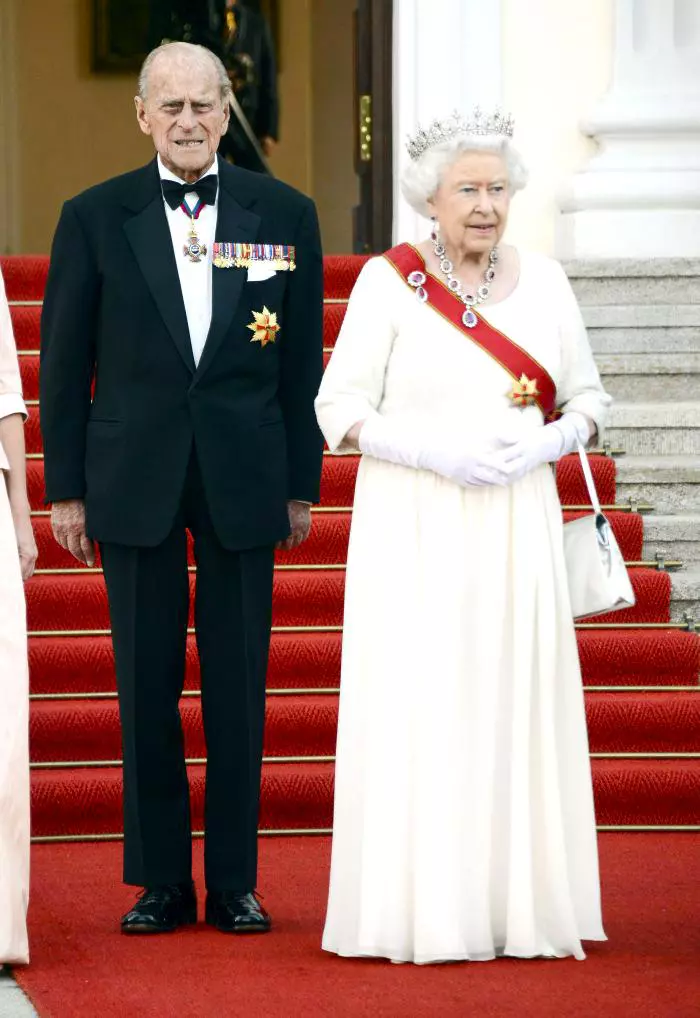 Regina-Elisabeta-a-II-a-2