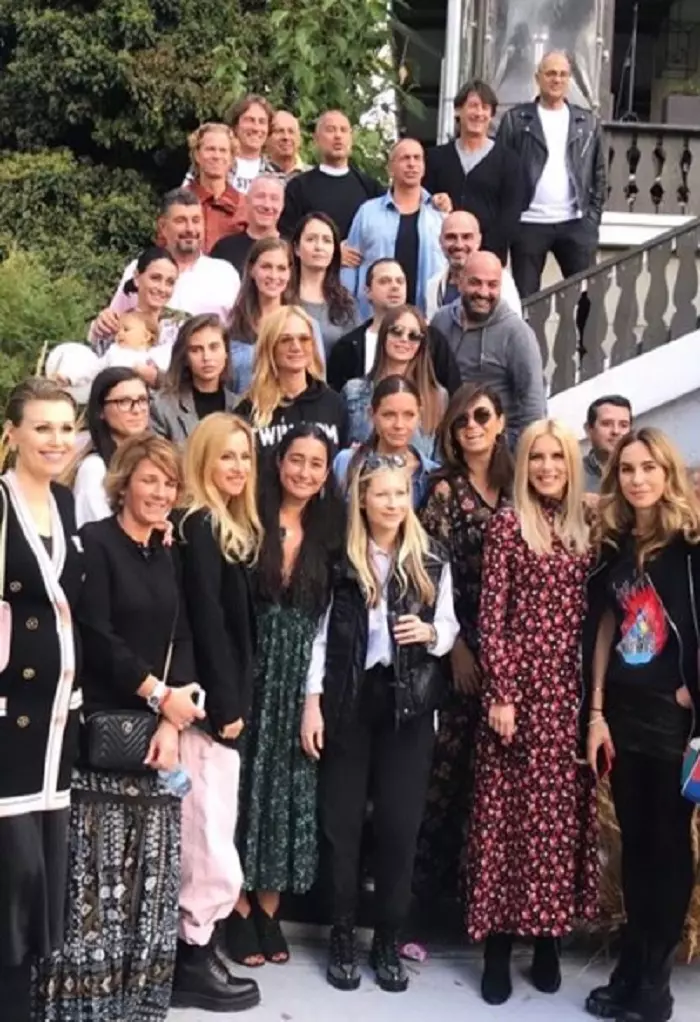 Cristina Rus este însărcinată a treia oară (colț jos stânga)