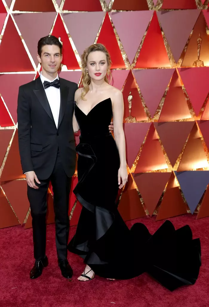 Brie Larson si Alex Greenwald