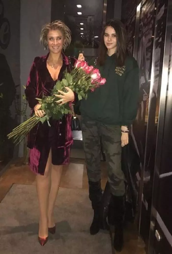 Anamaria Prodan si Rebecca