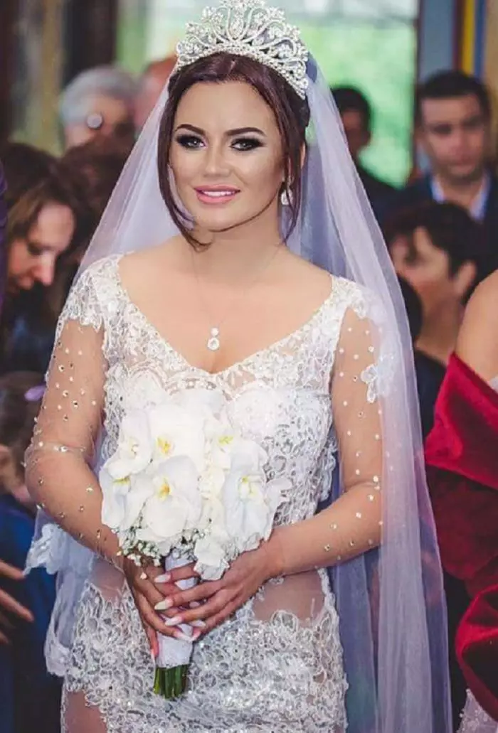 Carmen-de-la-Sălciua-mireasă