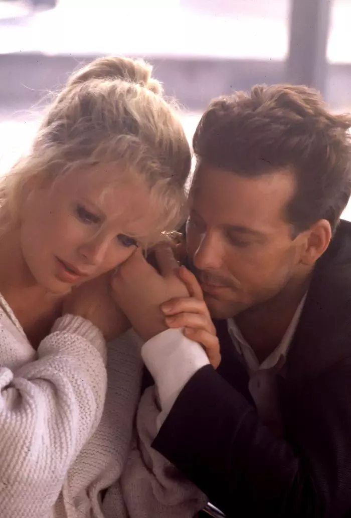 Mickey Rourke și Kim Basinger în filmul iconic "Nine 1/2 Weeks" (1986)