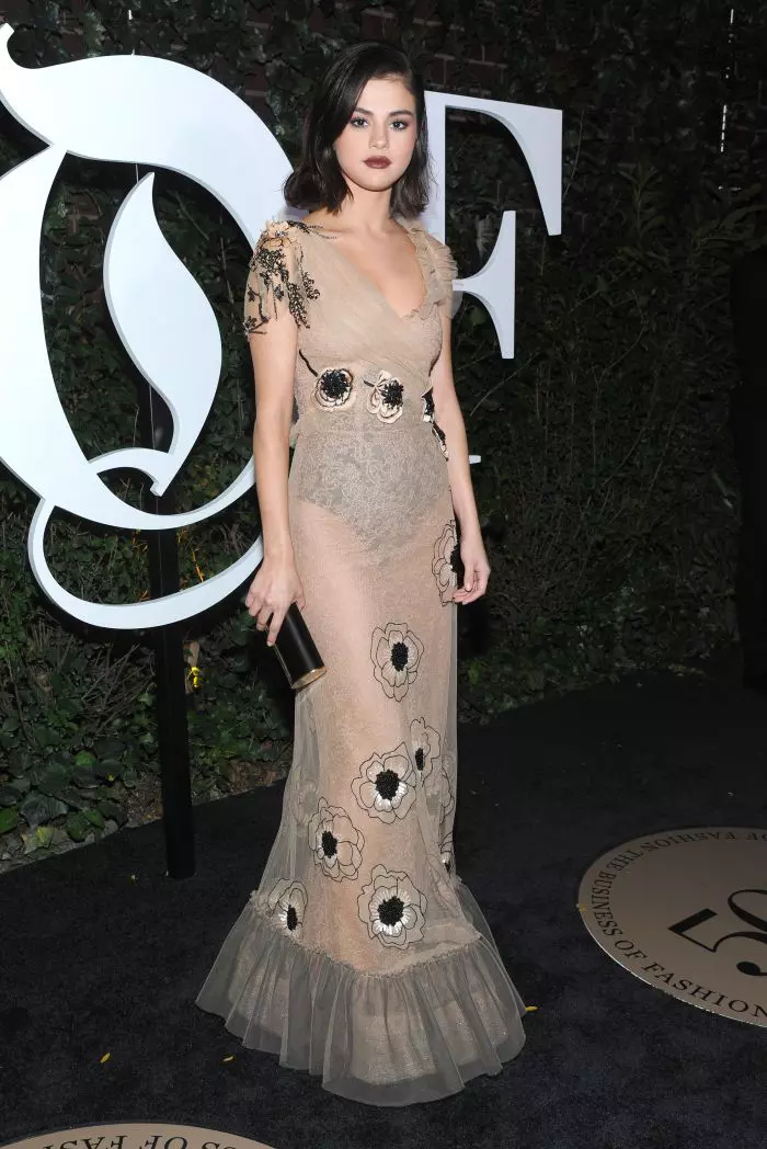 Selena Gomez a avut de-a lungul timpului numai aparitii spectaculoase