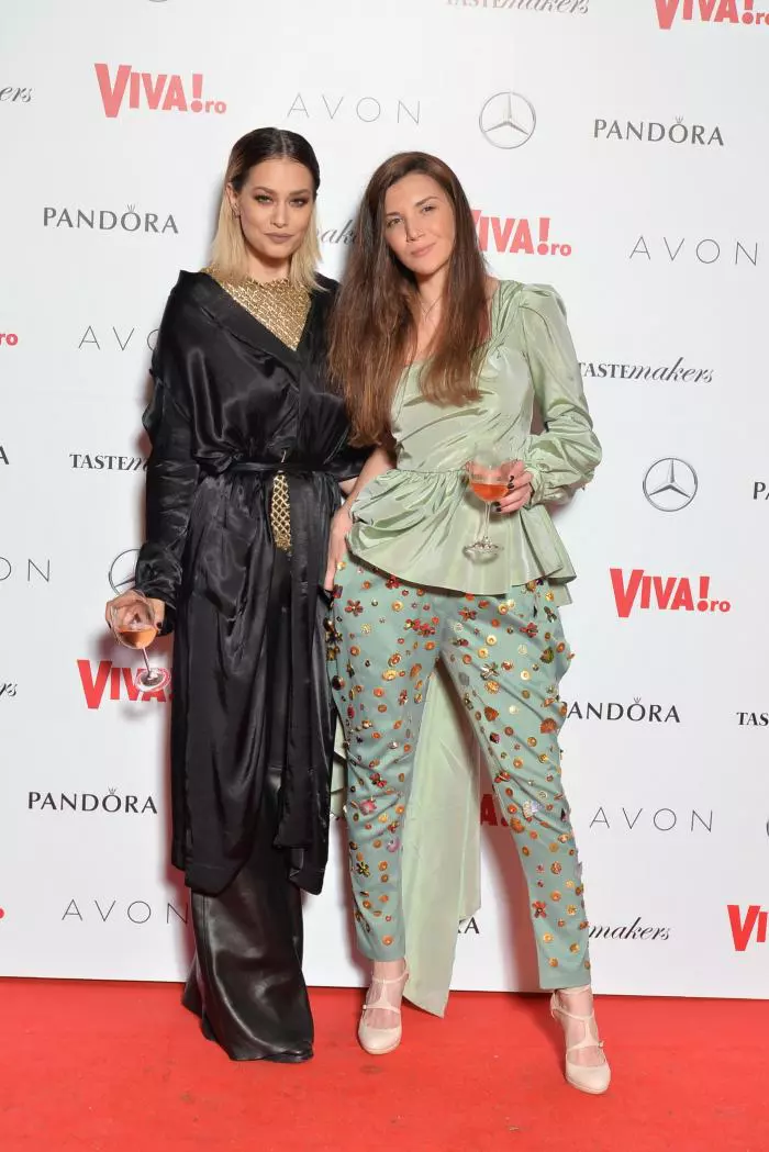 Feli Donose si Catalina Savin (HaHaHa Production)