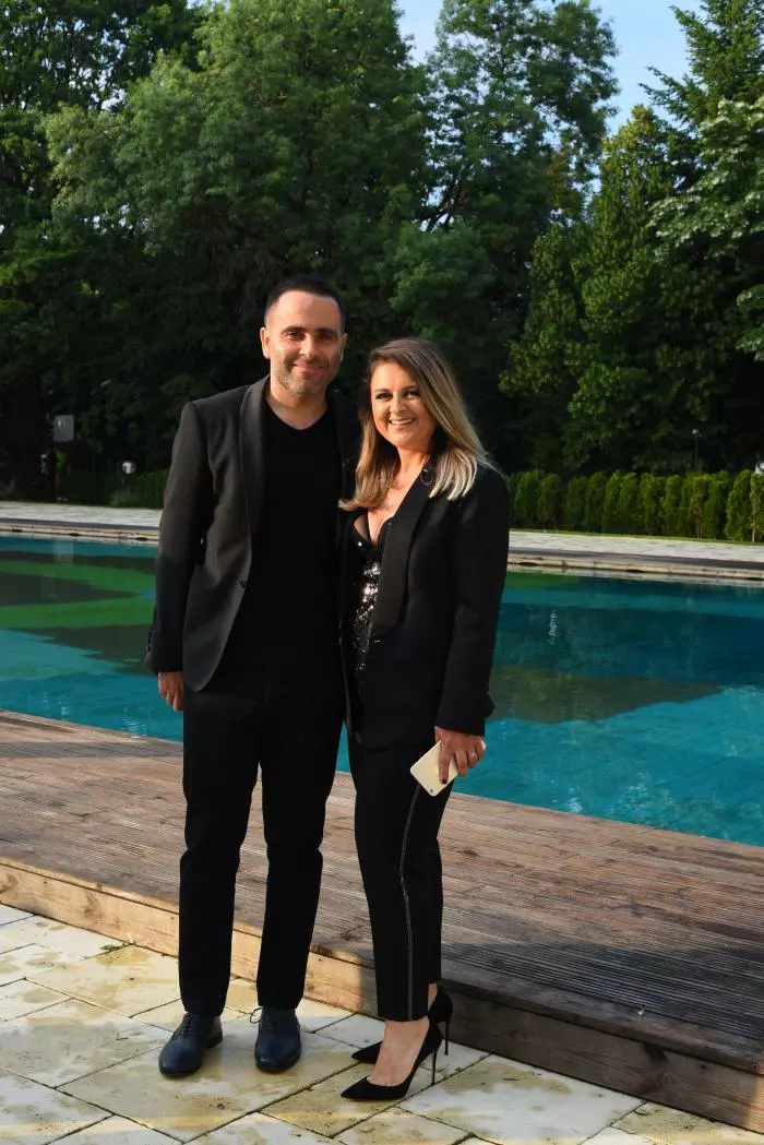 Luana Danet (Viva!)-Tinuta Styland, pantofi Cassadei) si Silviu Danet (tinuta Tween)