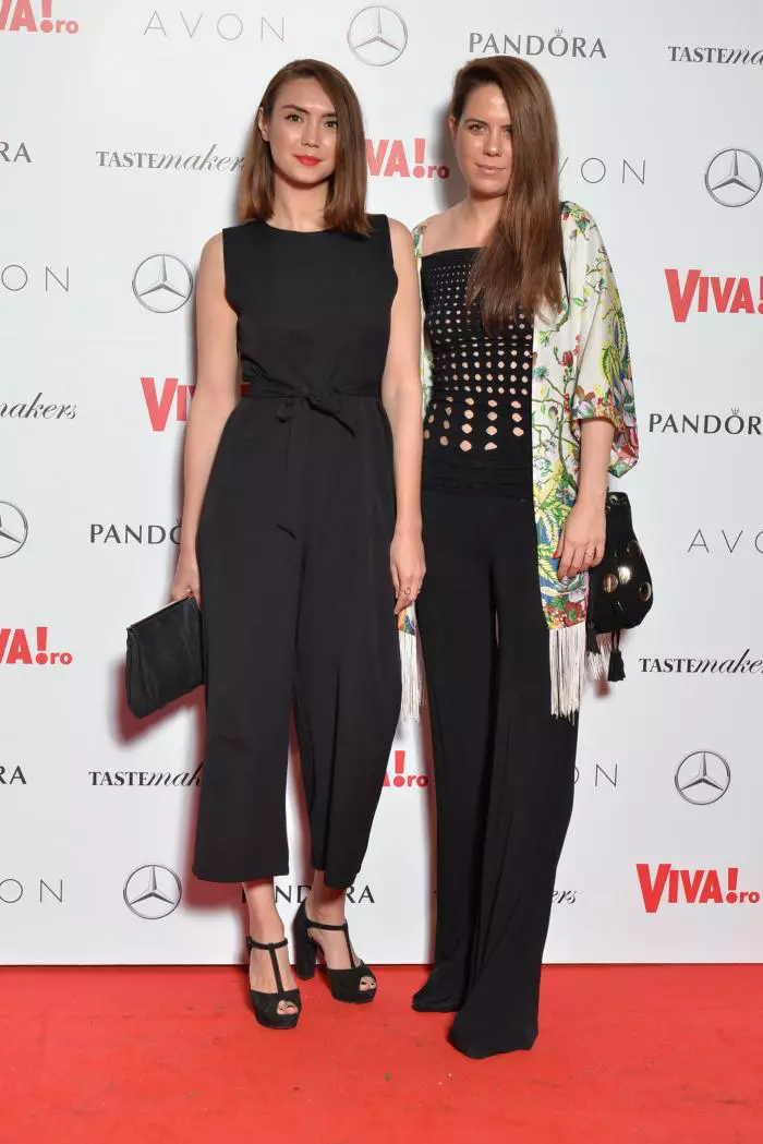 Ramona Barbu si Olivia Dutu (The Cover)