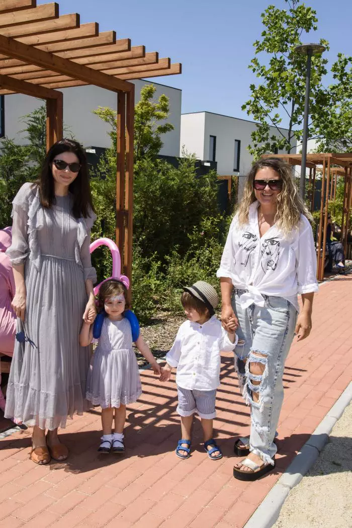 Anca Lungu, fiica ei, Natalia, Matei si Luana Danet
