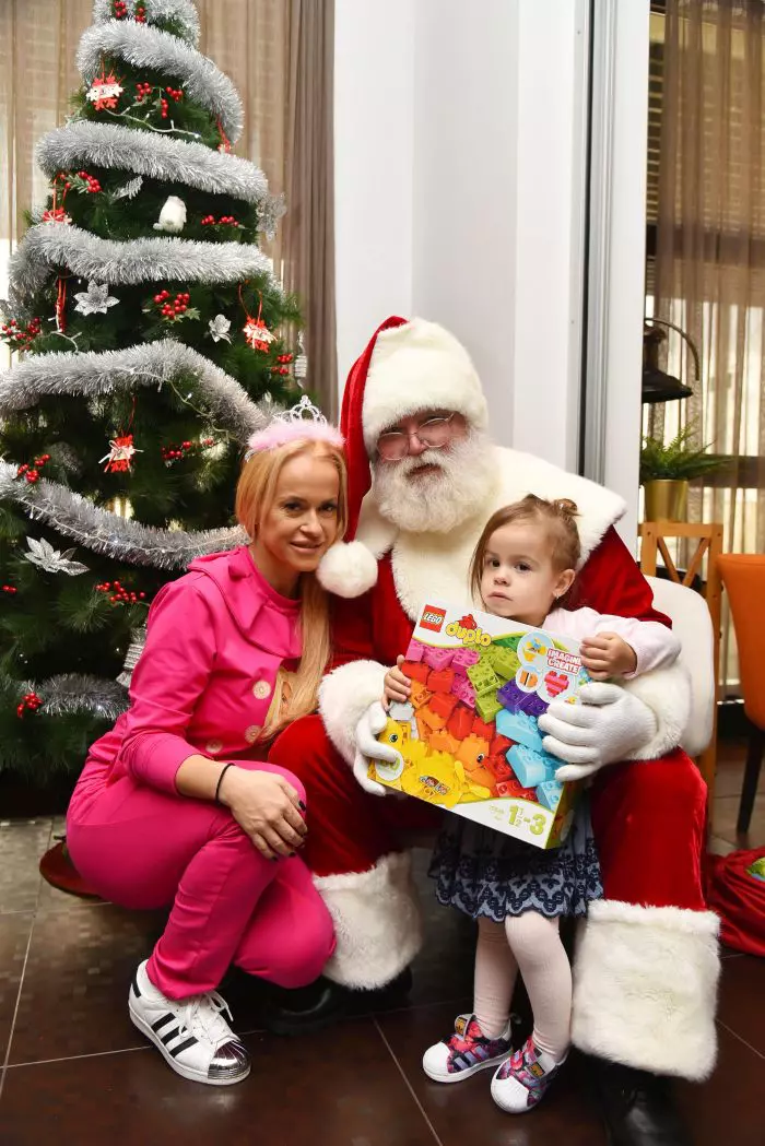 Anda Adam și fiica ei, Evelyn