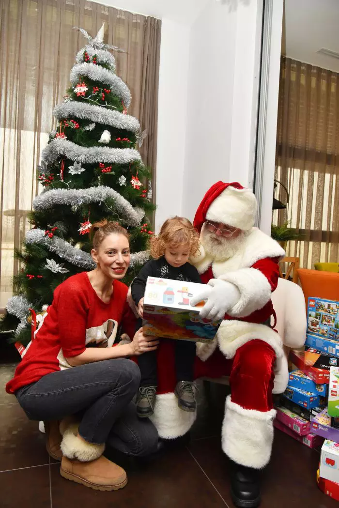 Eli Roman și băiețelul ei, Andrei