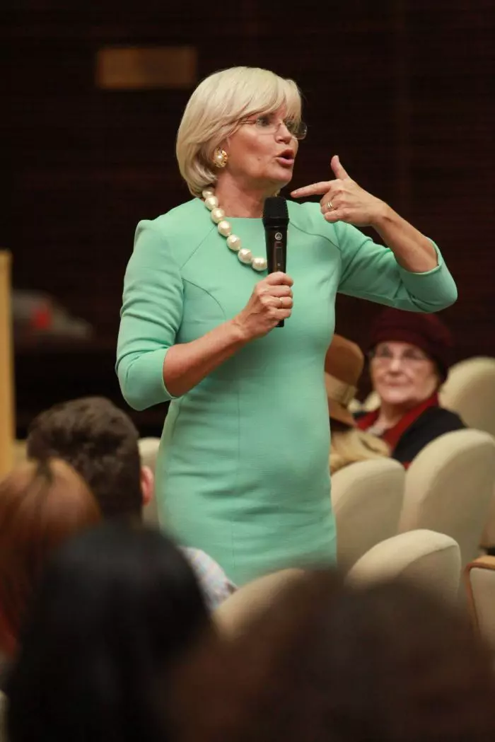 Monica Tatoiu a intrat în conflict deschis cu Clotilde Armand.