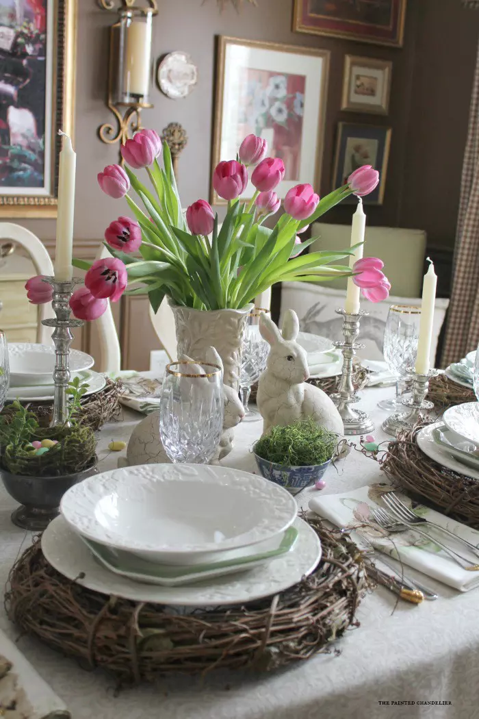 Cuiburi pe post de suport de farfurii