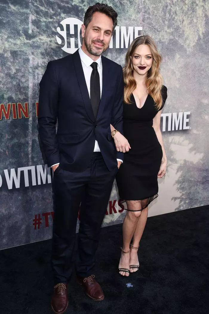 Amanda Seyfried şi Thomas Sadoski