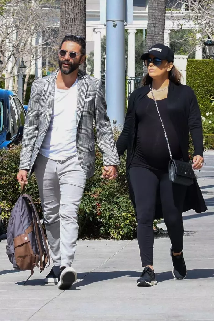 Eva Longoria naşte în curând