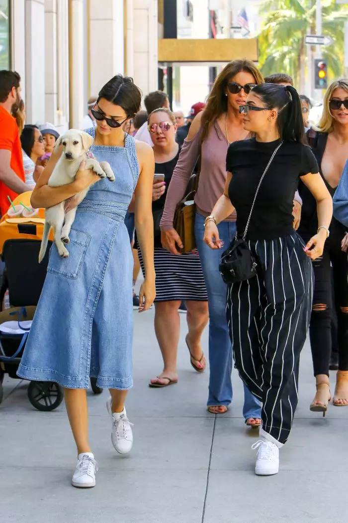 Kendall Jenner, în Beverly Hills.