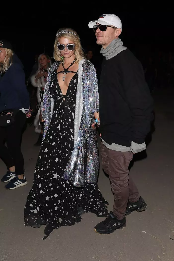 Paris Hilton alături de logodnicul ei, Chrys Zylka