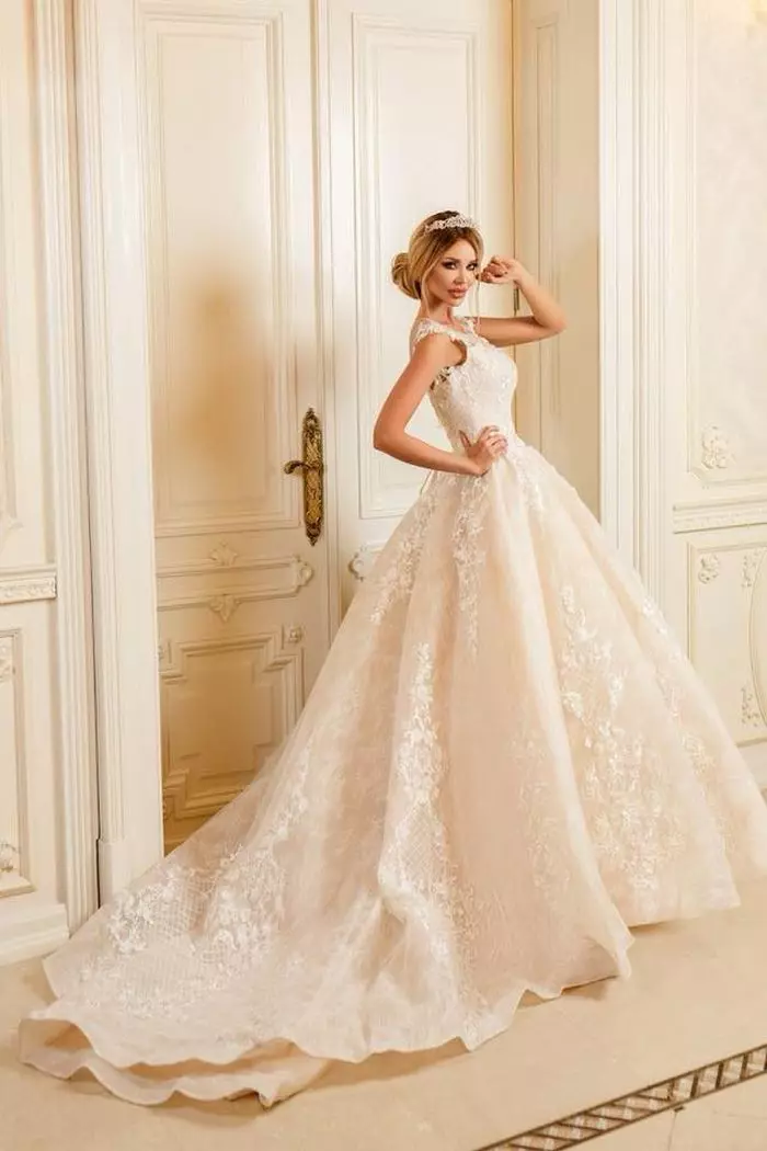 Bianca Drăgușanu în rochie de mireasă