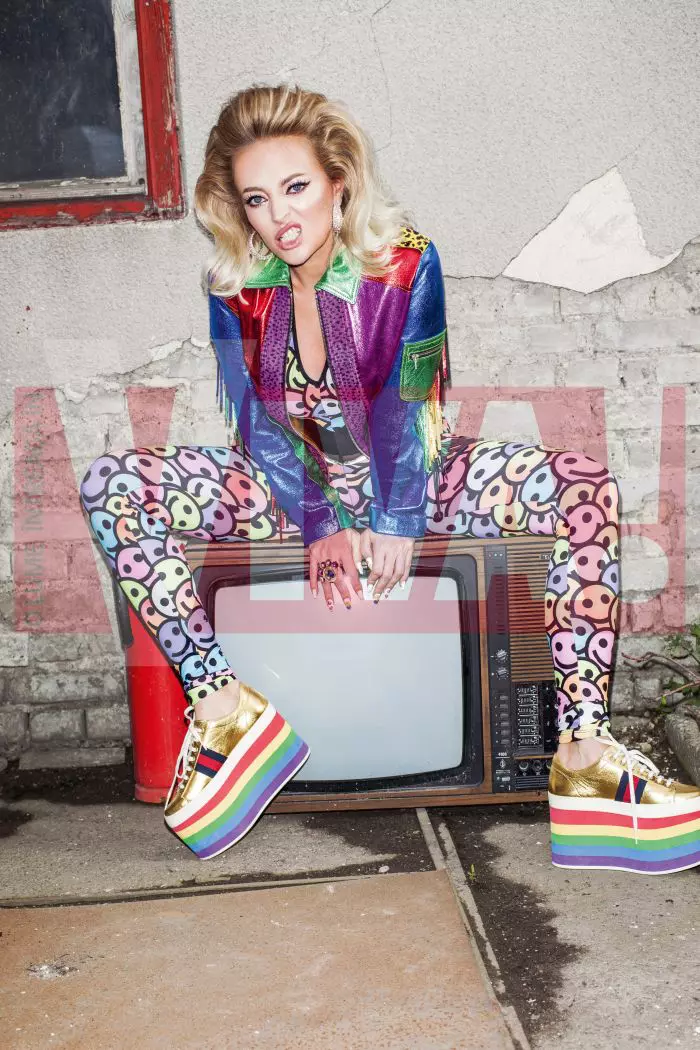 Delia Matache, shooting EXCLUSIV VIVA de august