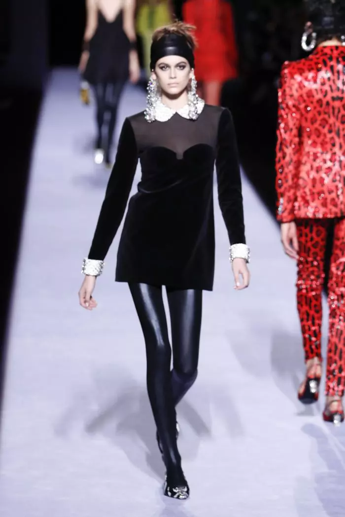 Kaia defilând pentru Tom Ford.