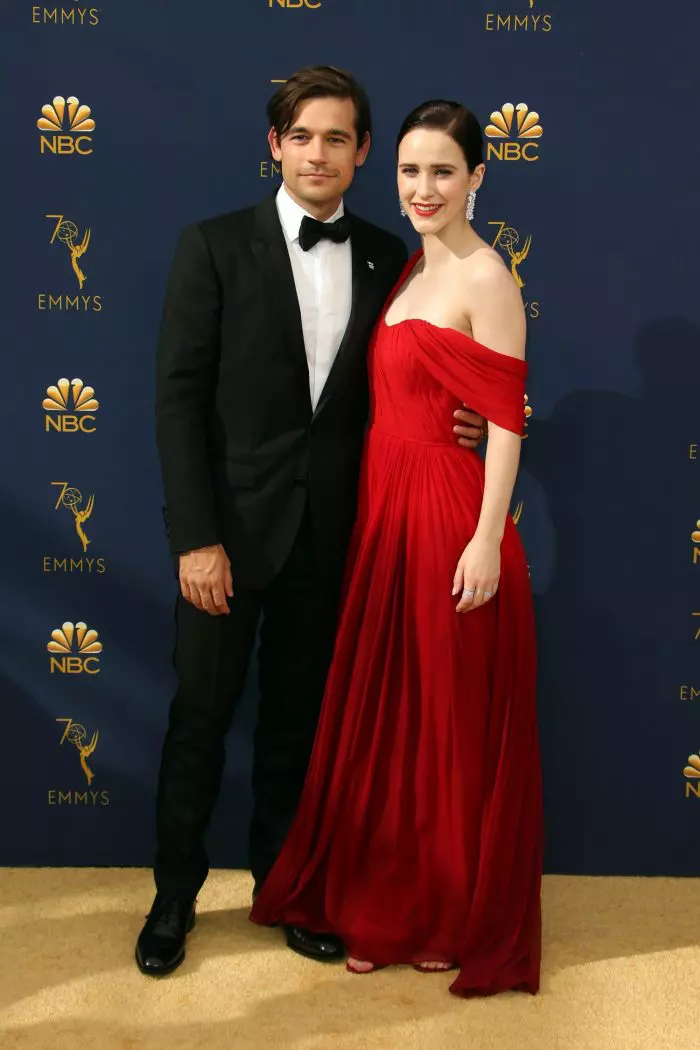 Jason Ralph și Rachel Brosnahan