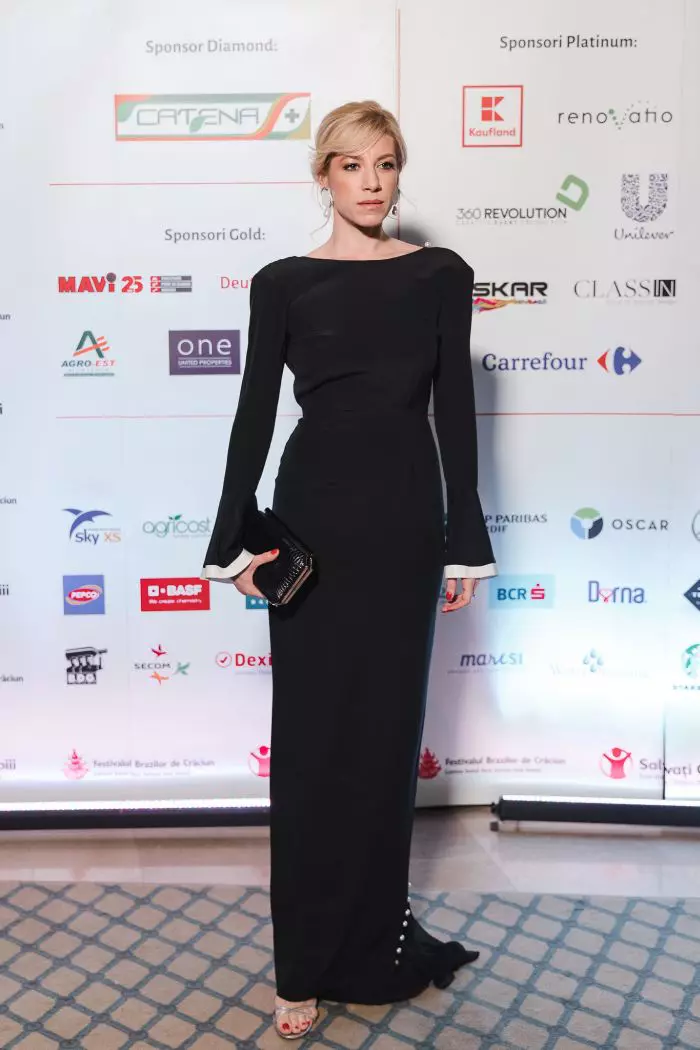 Sonia Argint (rochie Manuri)