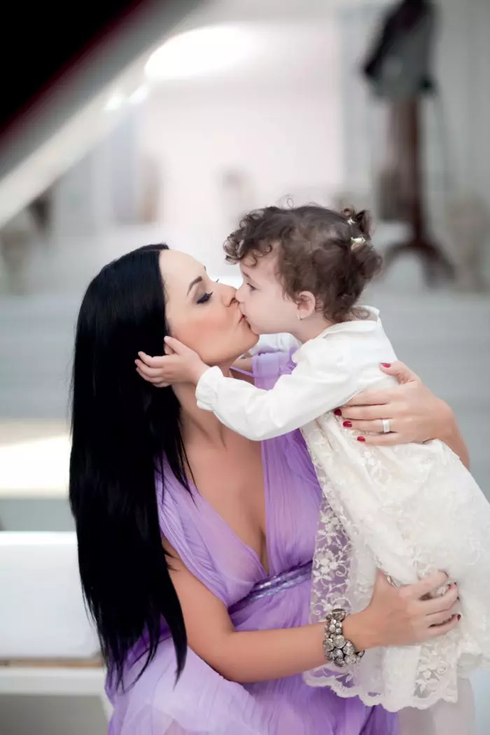 Andreea Marin și Violeta în VIVA! 2009 (2)