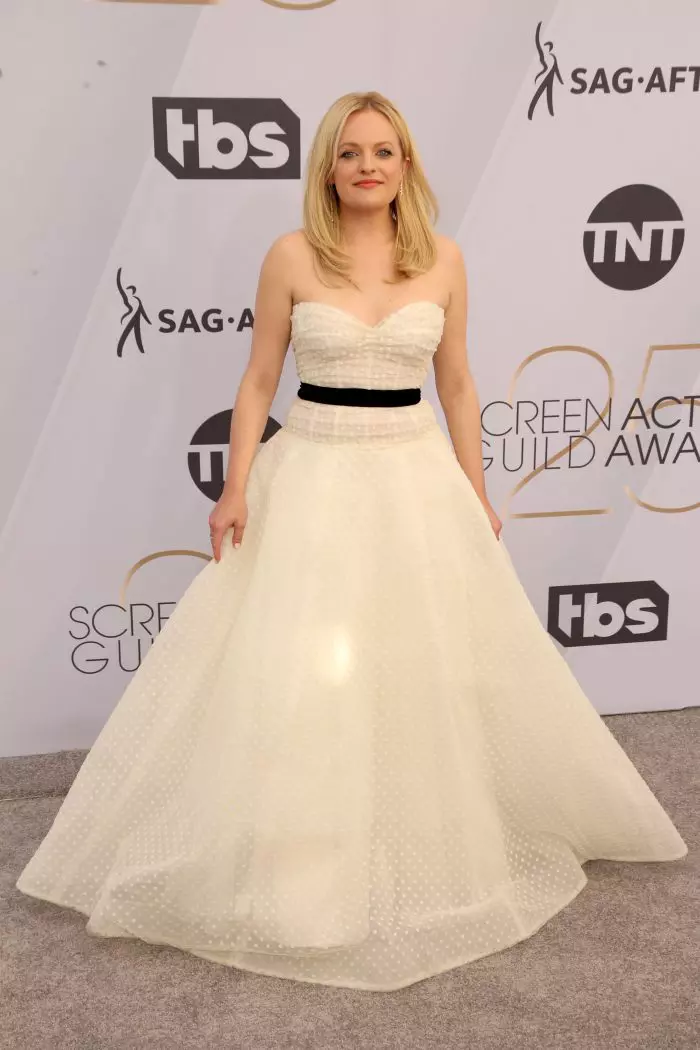 Elisabeth Moss - outfit Monique Lhuillier