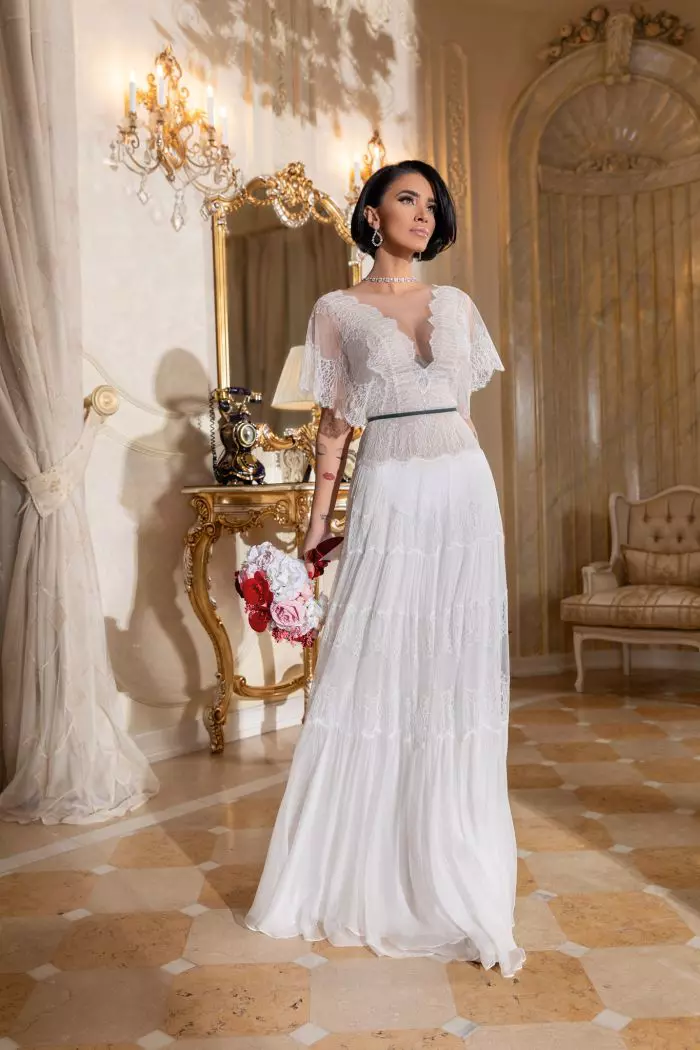 Adelina Pestritu poartă rochia de mirasă