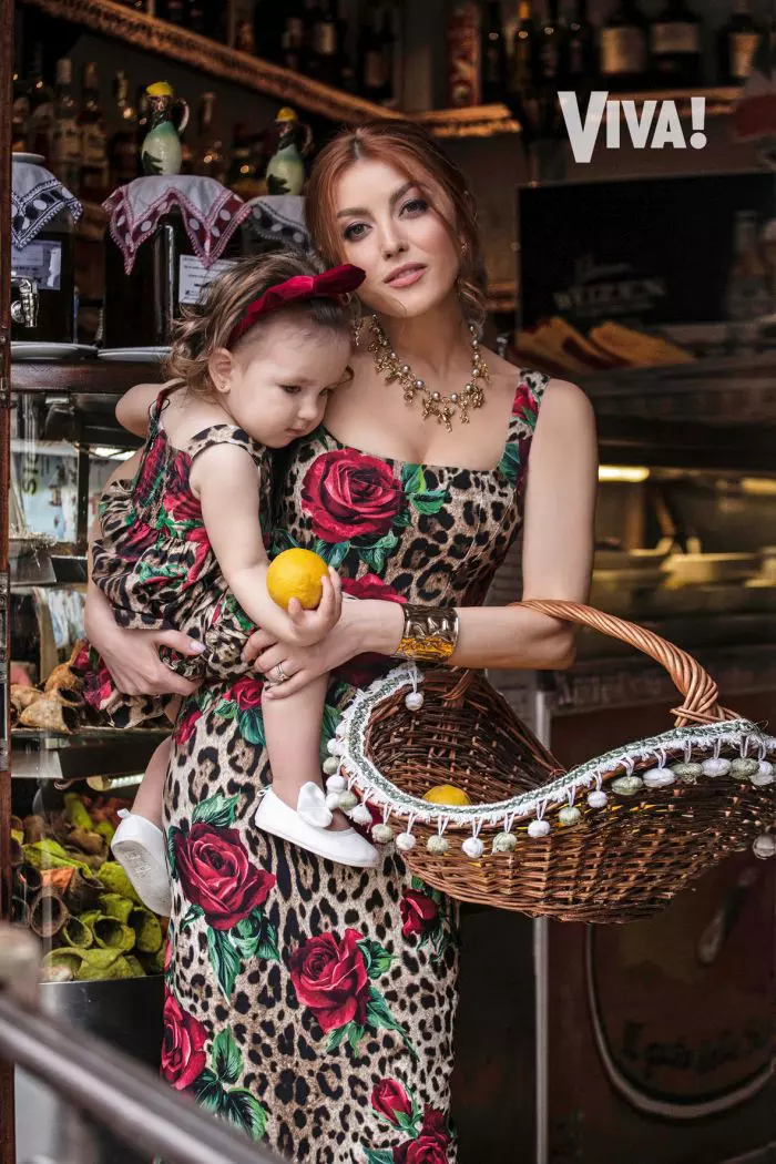 Elena Gheorghe si familia în VIVA de aprilie