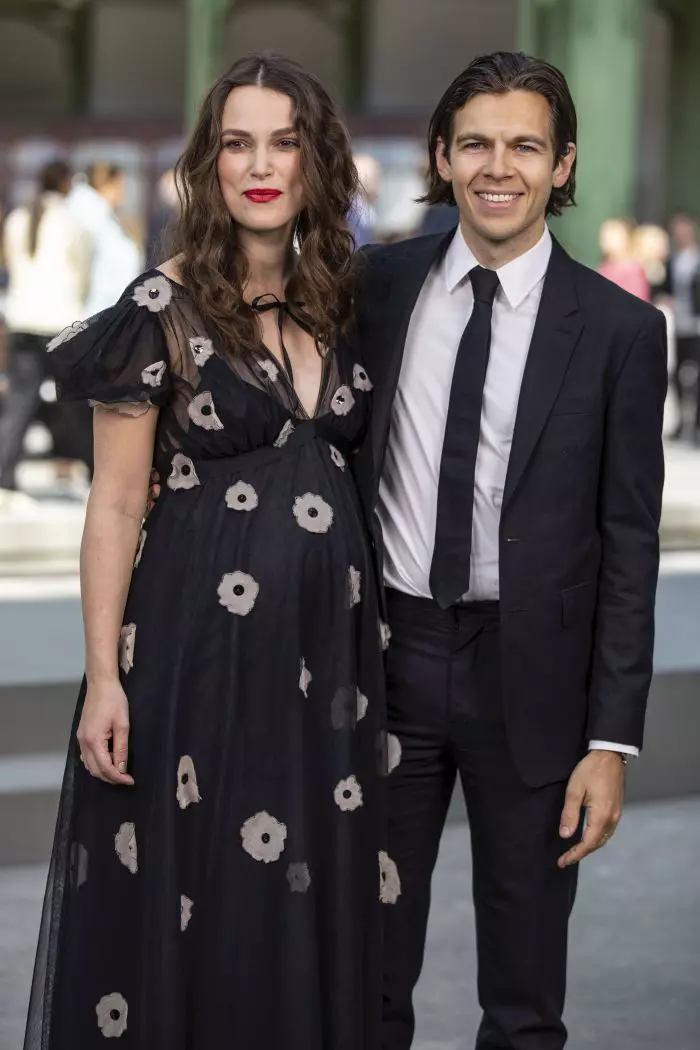 Keira Knightley este însărcinată pentru a doua oară. Primele imagini cu burtica la vedere