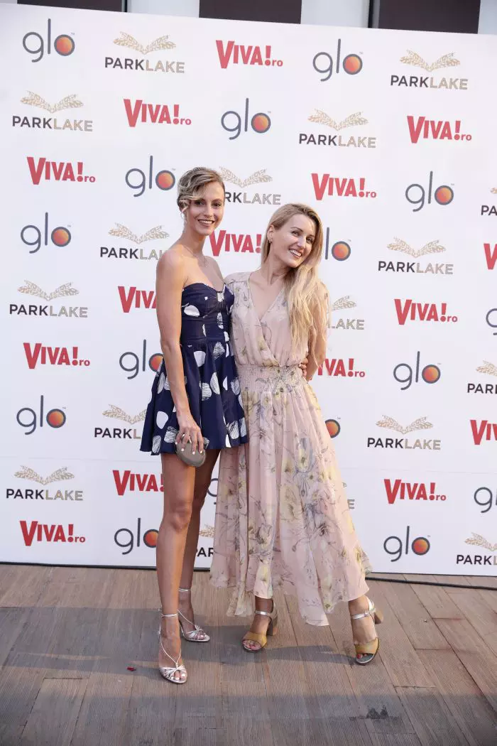 Andreea Perju (stânga)