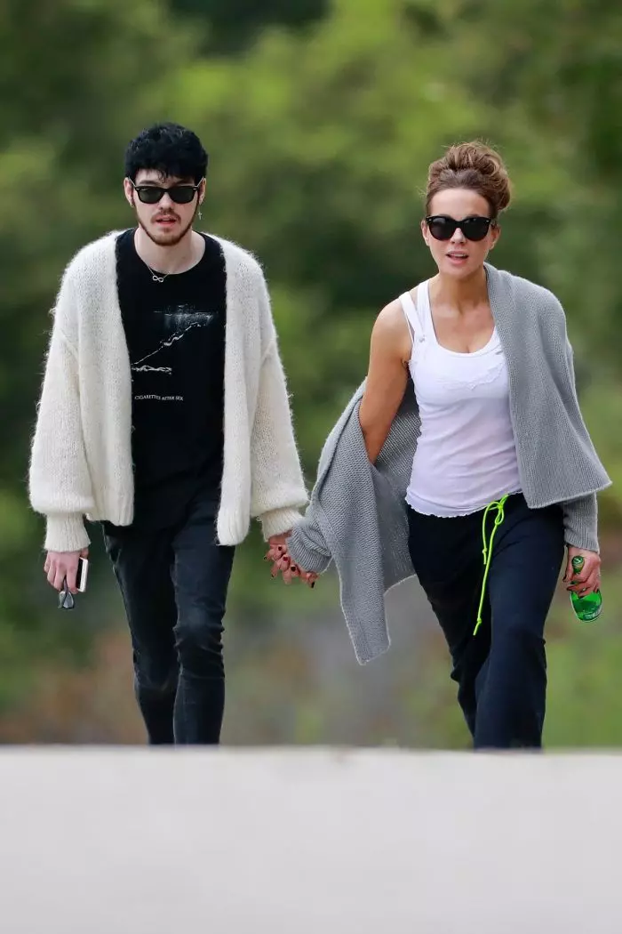 *PREMIUM-EXCLUSIVE* Kate Beckinsale walks hand in hand with 22 year old boyfriend, Goody Grace! **WEB EMBARGO UNTIL 9:45 AM PDT on April 14, 2020**