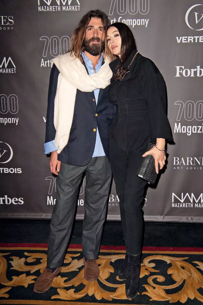 După divorț, actrița și-a refăcut viața cu un bărbat cu 18 ani mai tânăr. Artistul Nicolas Lefebvre are 36 de ani.