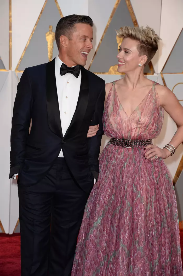 Scarlett Johansson și Joe Machoda