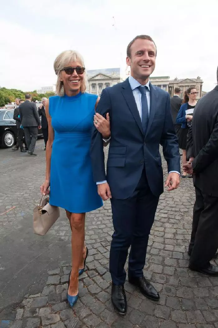 Brigitte Macron... Tot în Vuitton.