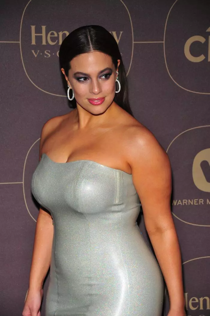Ashley Graham la Warner Music Group Pre Grammy
